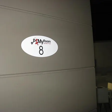 Myroom Center Flat *